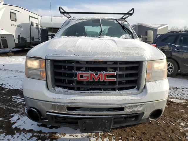 1GD5K2BKXAZ234908 - 2010 GMC SIERRA K35 WHITE photo 5