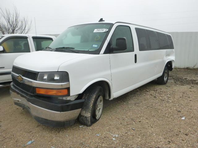 1GAZGPFG6H1330918 - 2017 CHEVROLET EXPRESS G3500 LT  photo 2