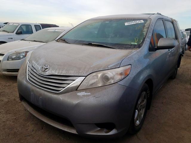 5TDKZ3DC5HS841471 - 2017 TOYOTA SIENNA LE  photo 2