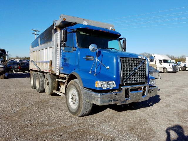 4V5K99GF04N364442 - 2004 VOLVO VHD  photo 1