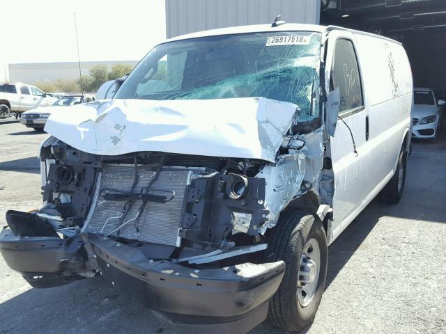 1GCWGAFF3H1148608 - 2017 CHEVROLET EXPRESS G2500  photo 2