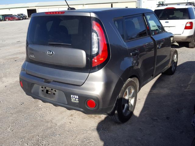 KNDJN2A21J7588176 - 2018 KIA SOUL  photo 4