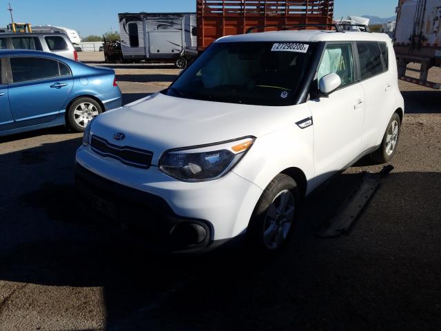 KNDJN2A20J7895225 - 2018 KIA SOUL  photo 2