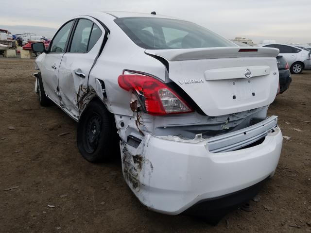 3N1CN7AP9HL843599 - 2017 NISSAN VERSA S WHITE photo 3