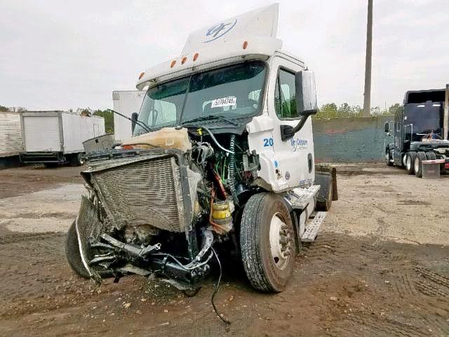 3AKBGBDV9HSJE5000 - 2017 FREIGHTLINER CASCADIA 113  photo 2