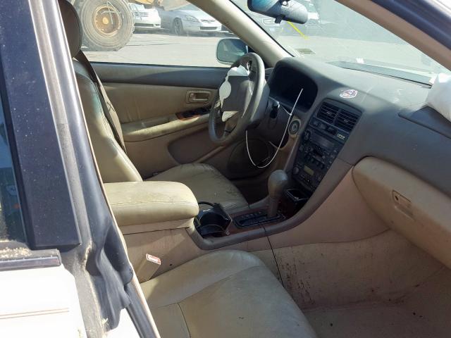 JT8BF28G4W0121772 - 1998 LEXUS ES 300  photo 5