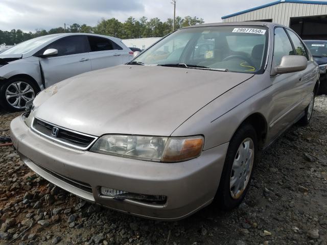 1HGCD5636TA082123 - 1996 HONDA ACCORD LX  photo 2