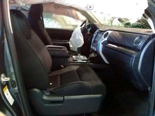 5TFUW5F10HX590636 - 2017 TOYOTA TUNDRA DOUBLE CAB SR/SR5  photo 5