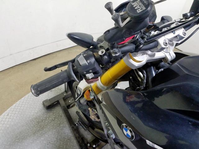 WB30G1103JR856409 - 2018 BMW G310 R  photo 15