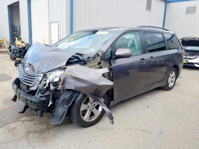 5TDKK3DC3FS609811 - 2015 TOYOTA SIENNA LE  photo 2