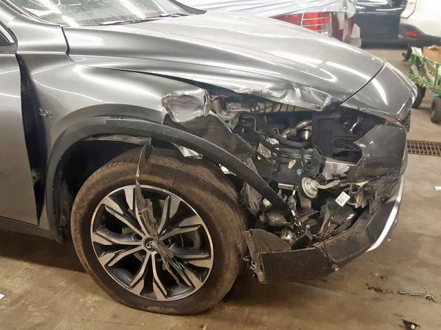 SJKCH5CR1HA016093 - 2017 INFINITI QX30 BASE  photo 9