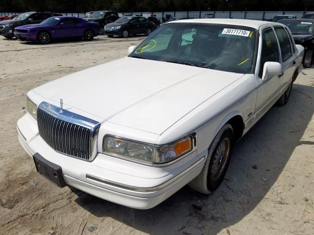 1LNLM82W5TY671070 - 1996 LINCOLN TOWN CAR SIGNATURE  photo 2