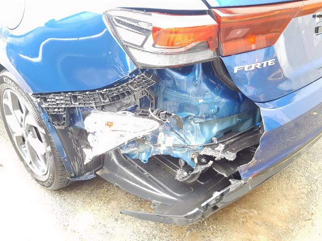 3KPF24AD7KE021659 - 2019 KIA FORTE FE  photo 9