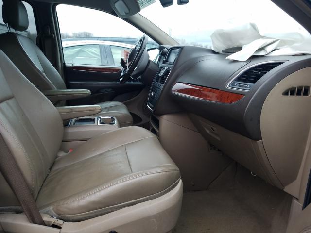 2C4RC1CG8DR736564 - 2013 CHRYSLER TOWN & COU TOURING L BLUE photo 5