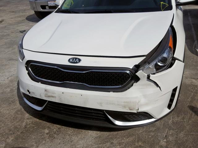 KNDCB3LC3J5203872 - 2018 KIA NIRO FE  photo 9