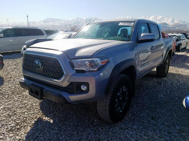 3TMCZ5AN8JM135106 - 2018 TOYOTA TACOMA DOUBLE CAB  照片 2