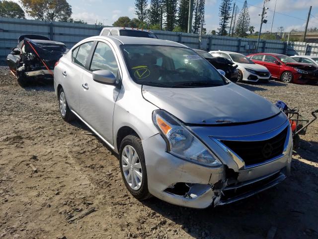 3N1CN7AP0JK428683 - 2018 NISSAN VERSA S  photo 1