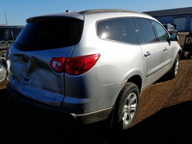 1GNKREED2BJ257012 - 2011 CHEVROLET TRAVERSE LS  photo 4