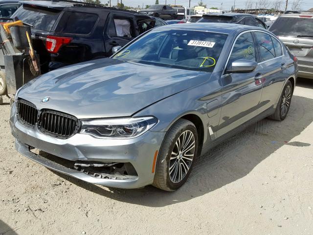 WBAJA9C54JB250597 - 2018 BMW 530E  photo 2