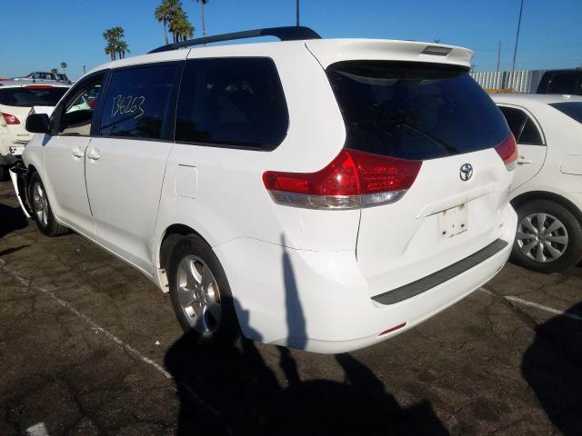 5TDKK3DC9DS317481 - 2013 TOYOTA SIENNA LE  photo 3