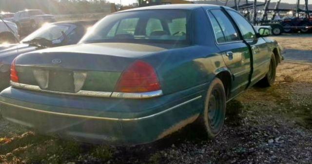 2FAFP73W6YX215013 - 2000 FORD CROWN VICTORIA  photo 4