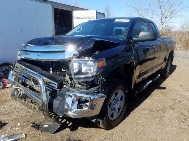 5TFUM5F17HX070097 - 2017 TOYOTA TUNDRA DOUBLE CAB SR/SR5  photo 2