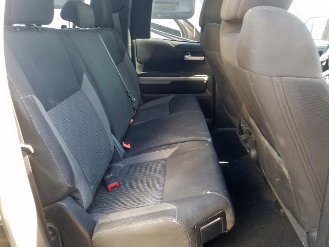 5TFUM5F17HX070097 - 2017 TOYOTA TUNDRA DOUBLE CAB SR/SR5  photo 6