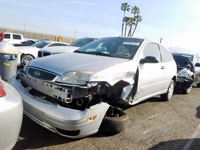 1FAFP31N07W268402 - 2007 FORD FOCUS ZX3  photo 2