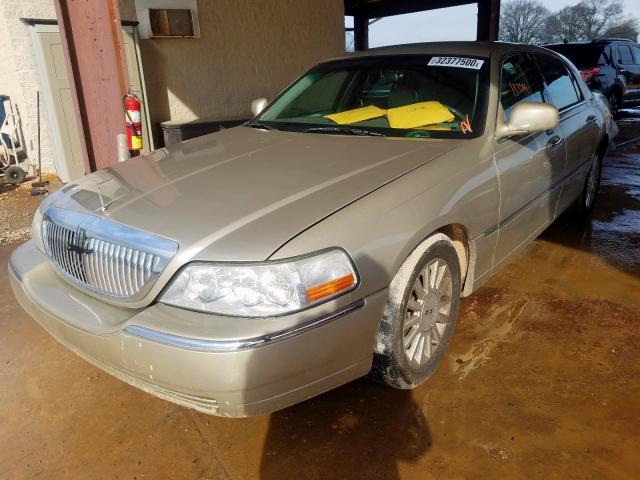 1LNHM81W44Y616473 - 2004 LINCOLN TOWN CAR EXECUTIVE  photo 2