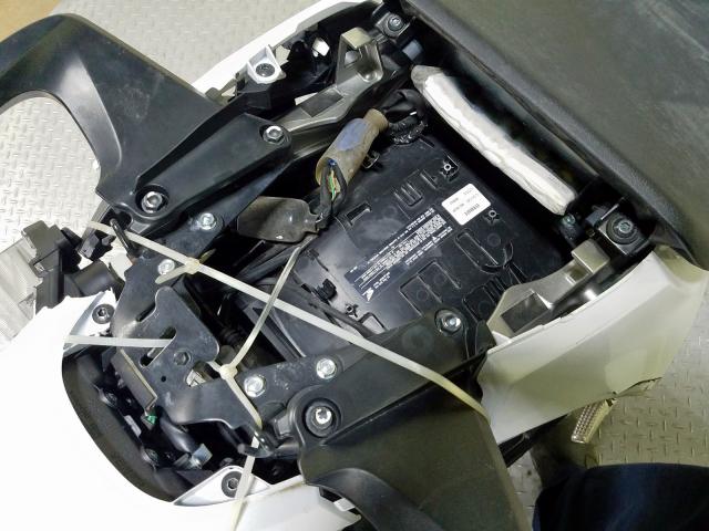 JH2RC7919EK000746 - 2014 HONDA VFR800 F  photo 18