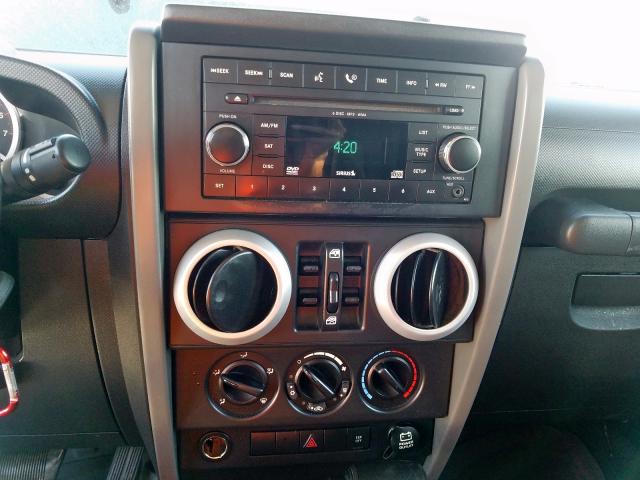 1J4GA59138L500663 - 2008 JEEP WRANGLER UNLIMITED SAHARA  ფოტო 9