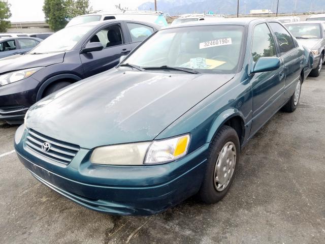 JT2BG22K5W0168572 - 1998 TOYOTA CAMRY CE  photo 2