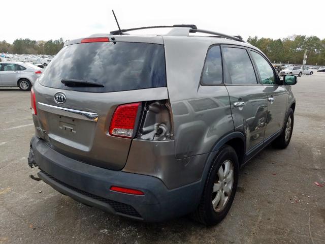 5XYKTDA2XBG124734 - 2011 KIA SORENTO BASE  photo 4