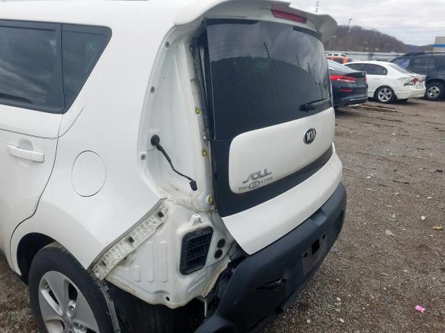 KNDJN2A24F7800060 - 2015 KIA SOUL  photo 9