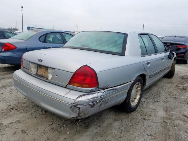 2FAFP74W8WX106340 - 1998 FORD CROWN VICTORIA LX  photo 4