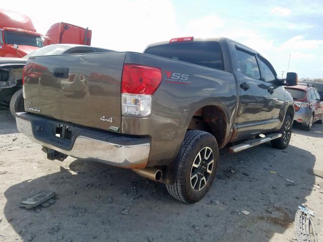 5TFDW5F19CX217975 - 2012 TOYOTA TUNDRA CREWMAX SR5  photo 4