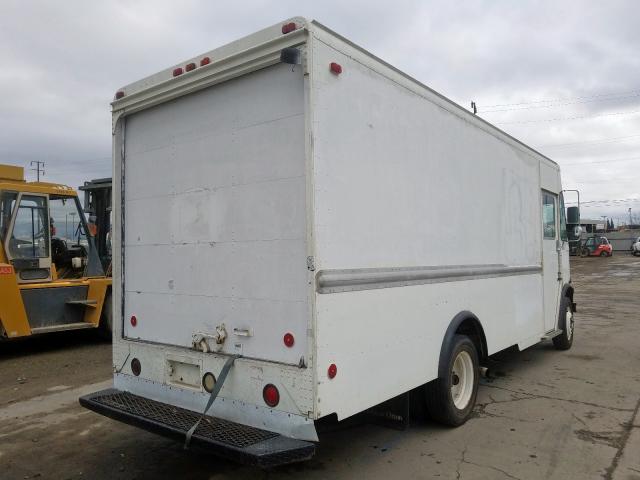 4UZA4FF45YCF82532 - 2000 FREIGHTLINER CHASSIS M LINE WALK-IN VAN  photo 4