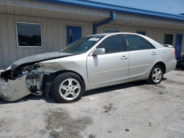 4T1BE32K84U884600 - 2004 TOYOTA CAMRY LE SILVER photo 2