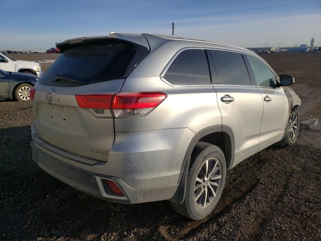 5TDJZRFH4JS545628 - 2018 TOYOTA HIGHLANDER SE SILVER photo 4