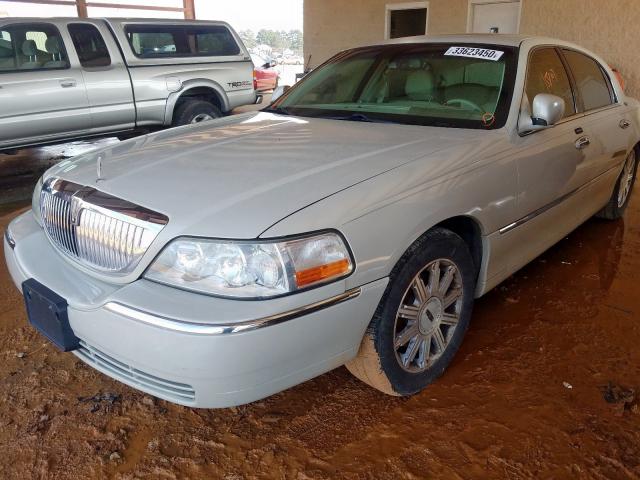 1LNHM82W27Y635980 - 2007 LINCOLN TOWN CAR SIGNATURE LIMITED  photo 2