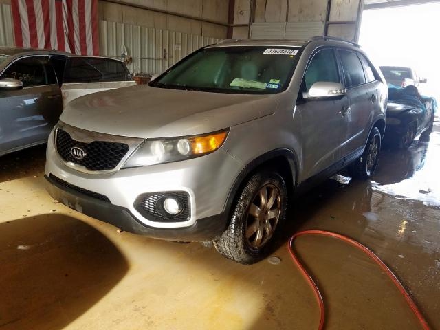 5XYKT4A17BG026493 - 2011 KIA SORENTO BASE  photo 2