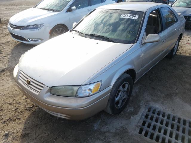 4T1BF22K5WU049872 - 1998 TOYOTA CAMRY CE  photo 2