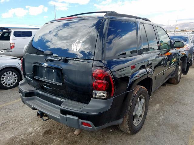 1GNDT13SX52260095 - 2005 CHEVROLET TRAILBLAZER LS  photo 4