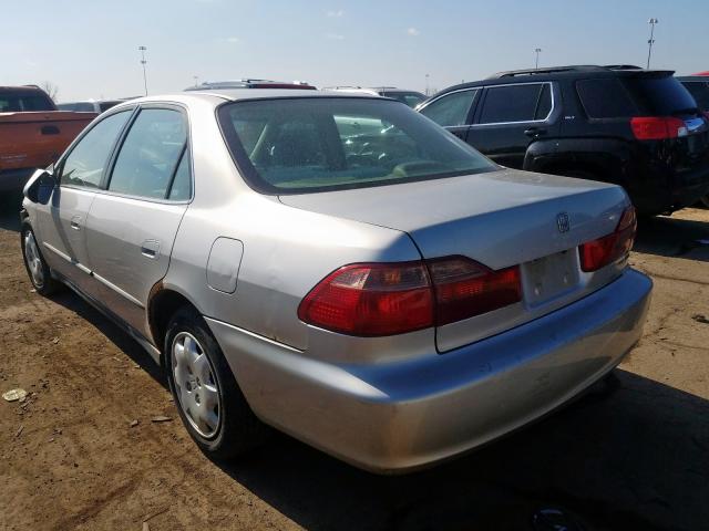 1HGCG5640WA123074 - 1998 HONDA ACCORD LX  photo 3