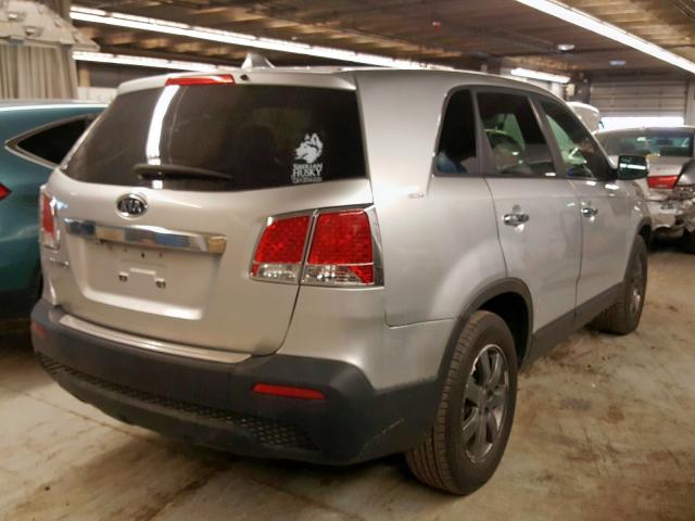 5XYKT3A11BG185861 - 2011 KIA SORENTO BASE  photo 4