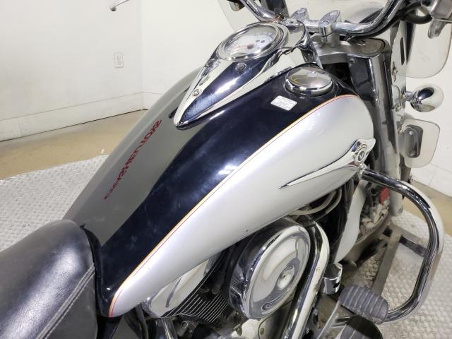 JKBVNKD115A003941 - 2005 KAWASAKI VN1600 D1 SILVER photo 9