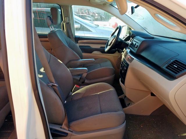 2C4RVAAG9CR393467 - 2012 VOLKSWAGEN ROUTAN S  photo 5