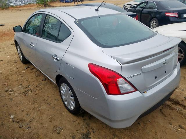 3N1CN7APXJL881350 - 2018 NISSAN VERSA S  photo 3