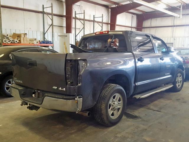 5TFDW5F18BX208151 - 2011 TOYOTA TUNDRA CREWMAX SR5  photo 4