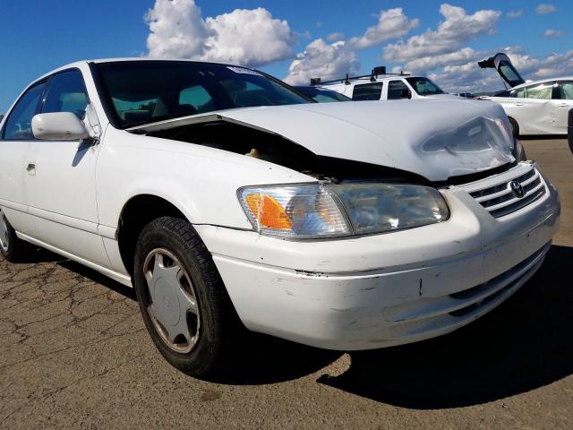 4T1BG22KXYU944273 - 2000 TOYOTA CAMRY CE  photo 1